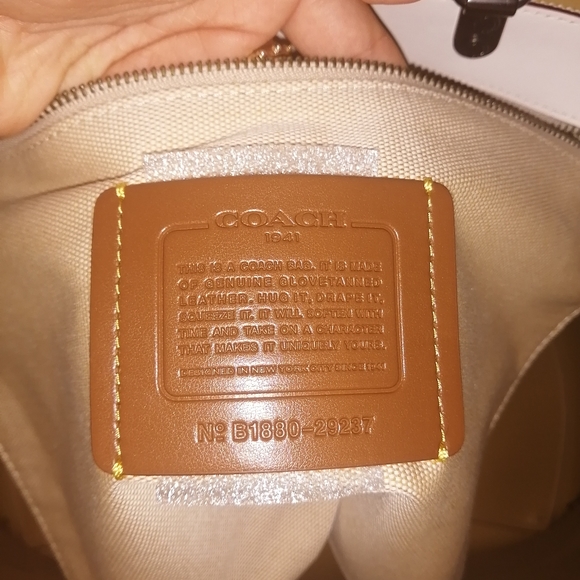 Coach rogue - Picture 7 of 7